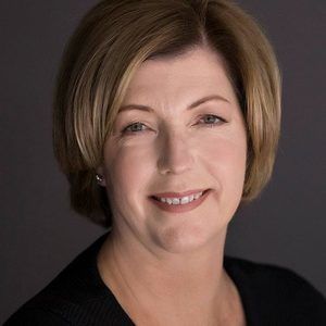 Meet your Posher, Elise